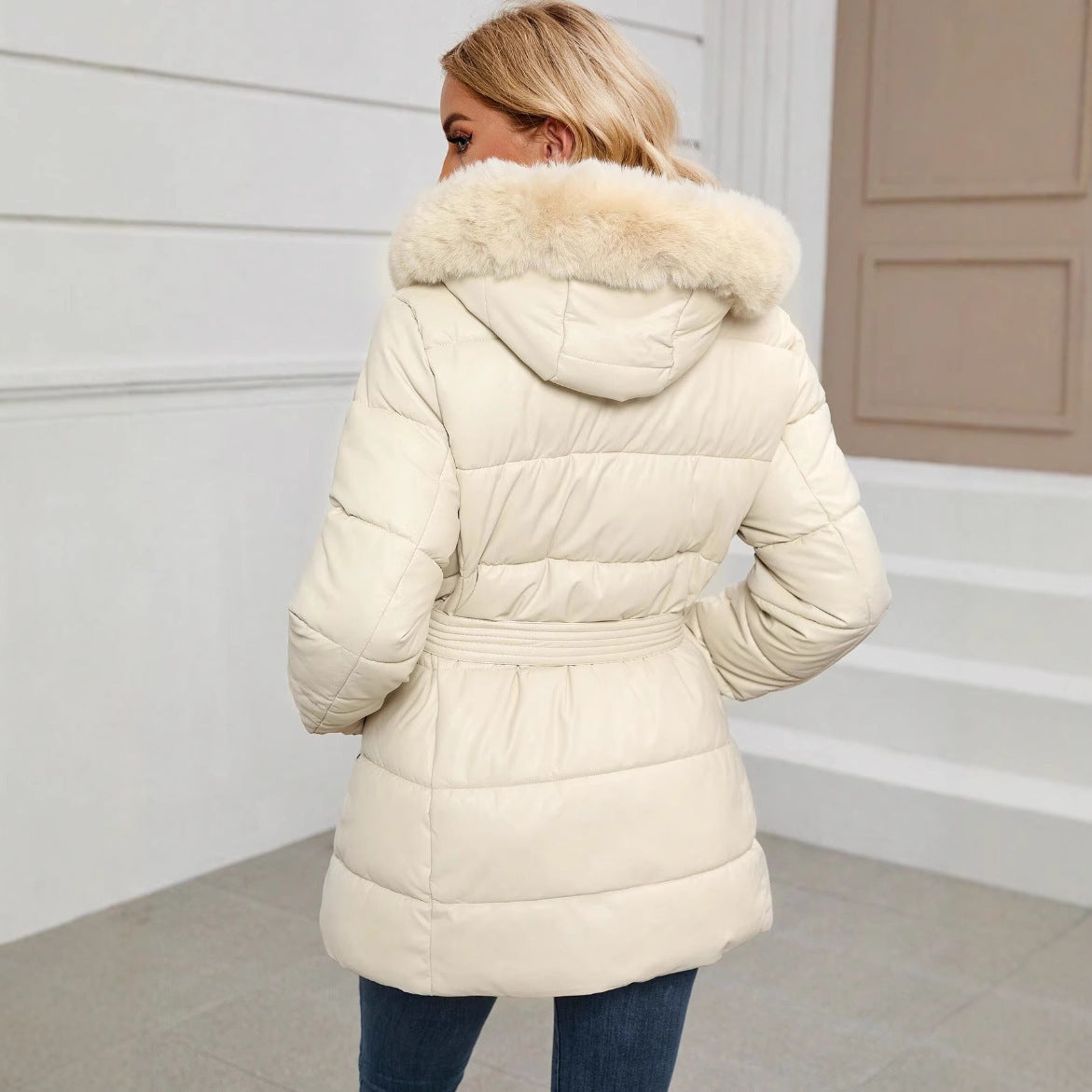 Manteau en Coton Matelassé avec Capuche Légère – Élégance et Confort