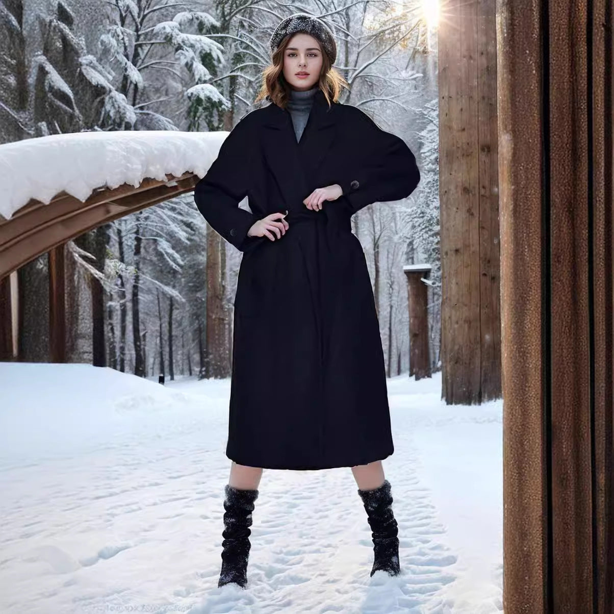 Manteau Long Slim à Col Châle Matelassé – Élégance Hivernale