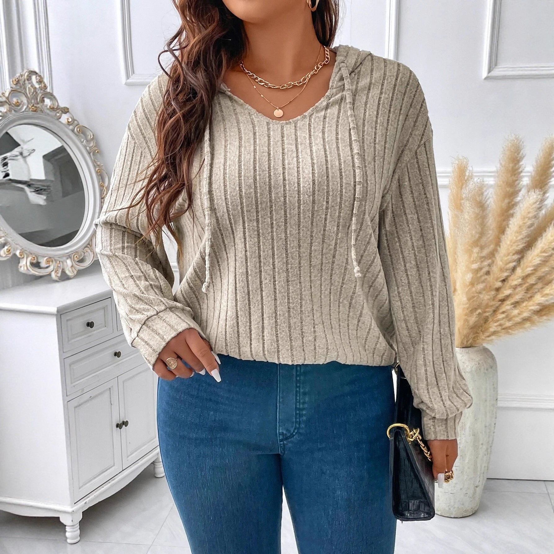 Top Uni à Col en V Grande Taille Femme – Élégance et Confort