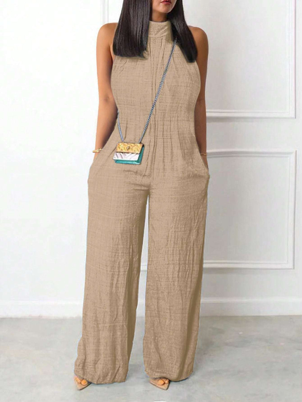 Combinaison sans manches à col halter et volants pour femme