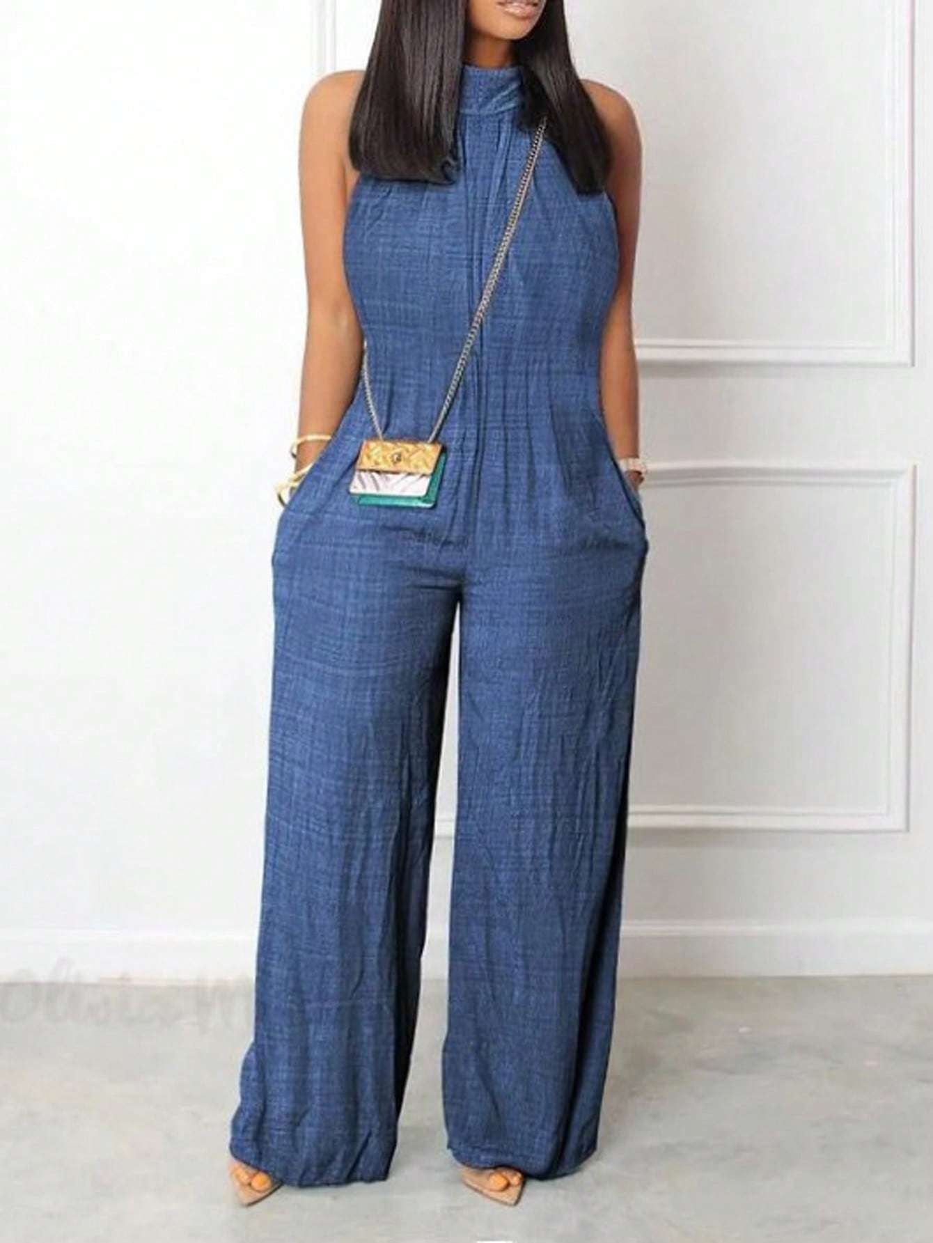 Combinaison sans manches à col halter et volants pour femme